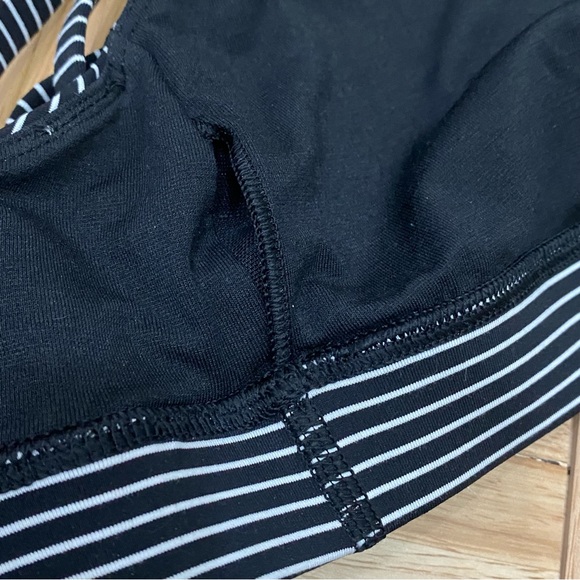 LULULEMON Energy Bra Long Line in Mod Stripe Black & White Size 4 - Picture 7 of 11